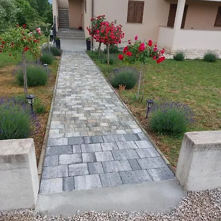 Апартаменты Damir For 8 Labin-rabac Santalezi
