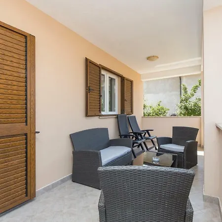 Damir For 8 Labin-rabac Daire