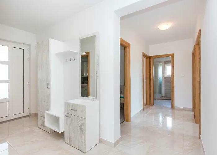 Apartman Damir For 8 Labin-rabac